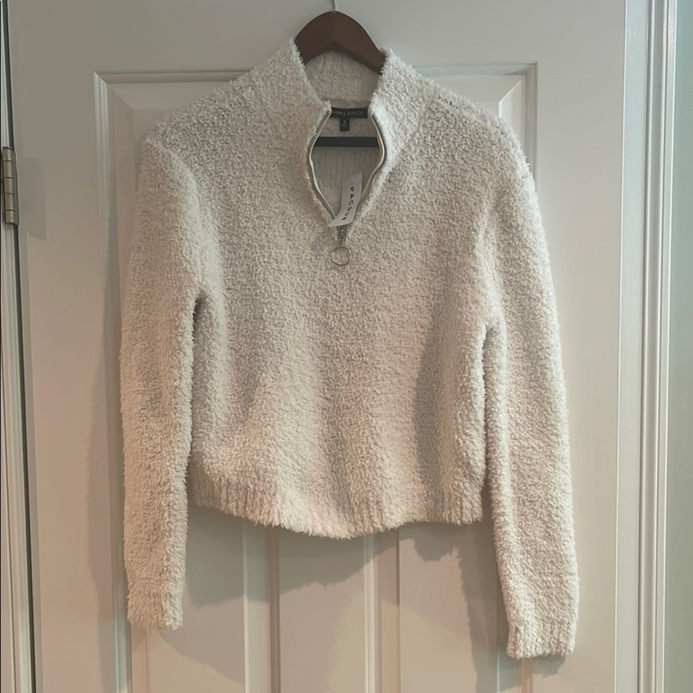 Kendall & Kylie Cream Cropped quarter zip Teddy